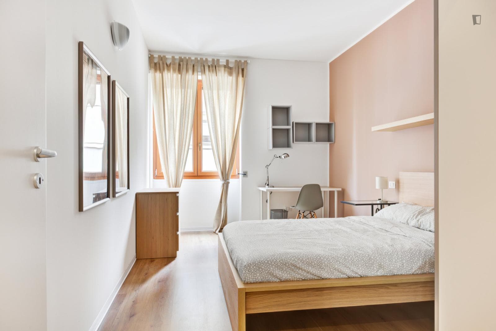 Modern Double Bedroom next to S.Agostino metro station photo 1