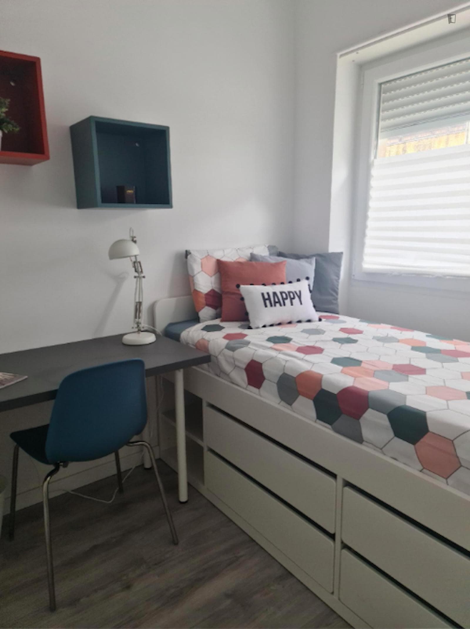 Cosy single room photo 1