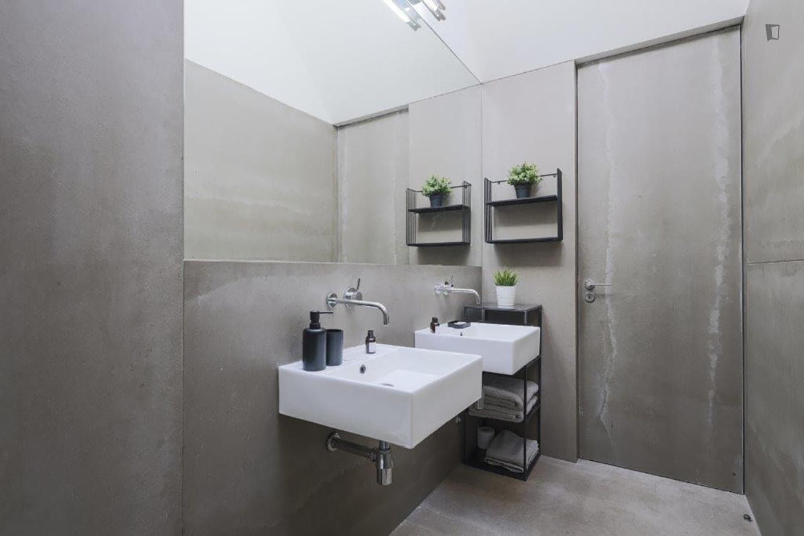 Very cool 2-Bedroom apartment in the heart of Porto photo 1