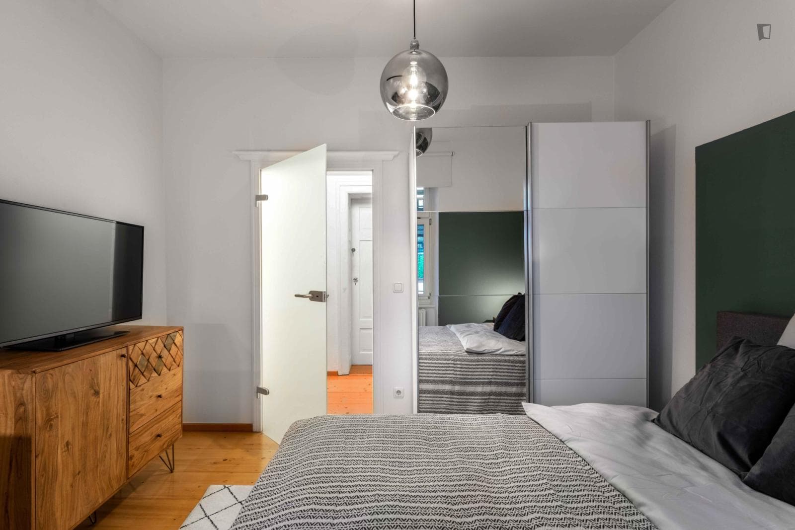 Pleasant double bedroom near Munich Residenz photo 1