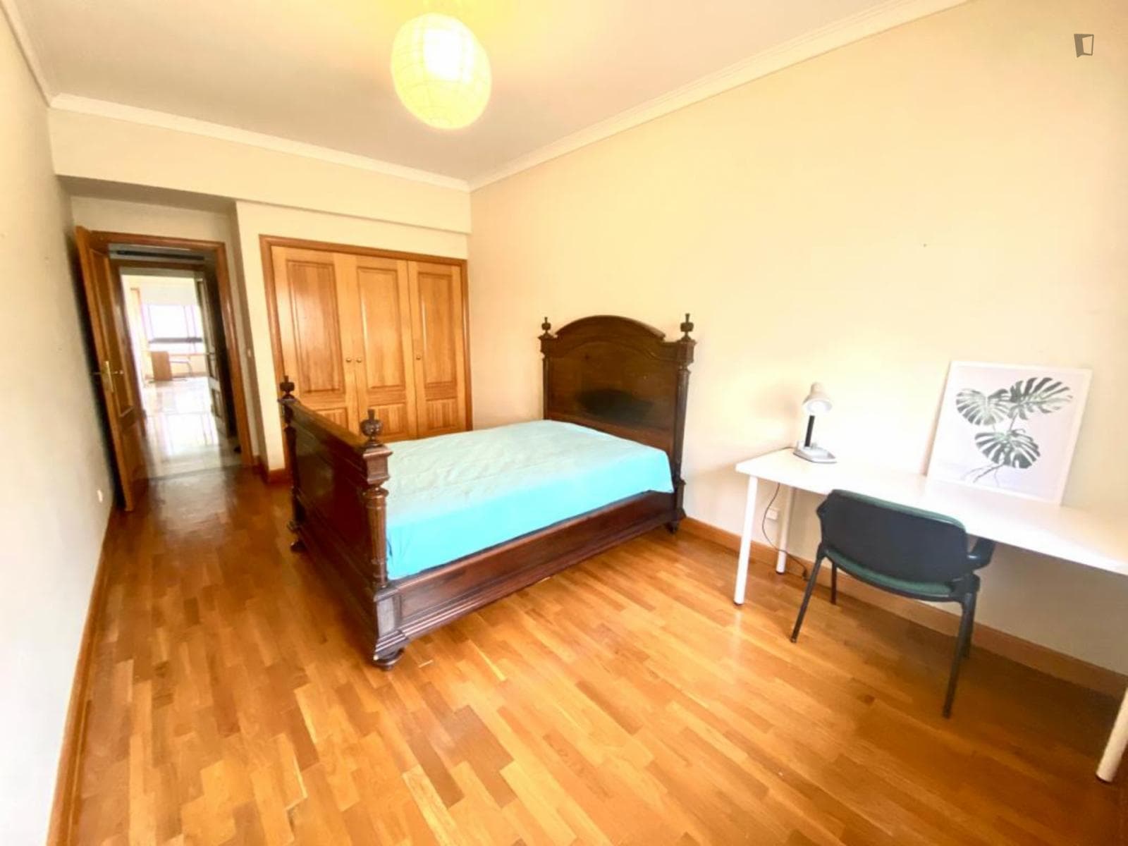 Great double bedroom in a 4-bedroom flat photo 1