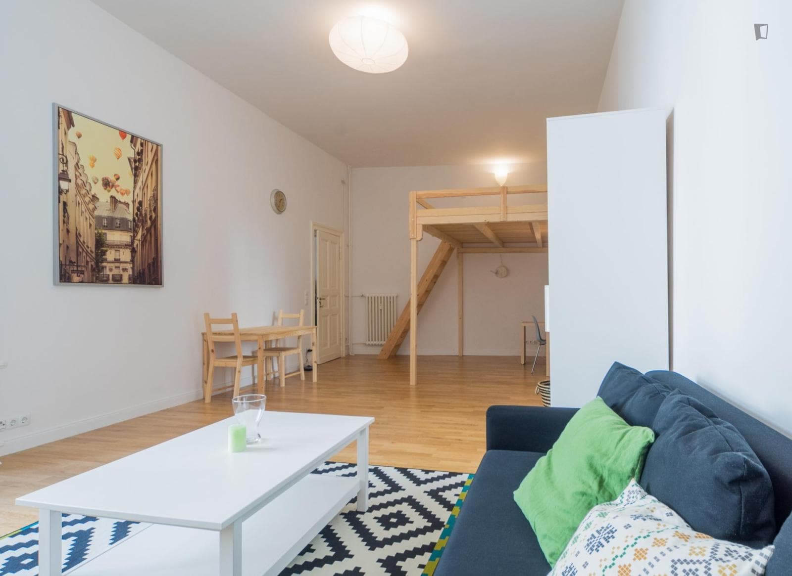 Snug 1-Bedroom apartment very close to Viktoria park photo 1