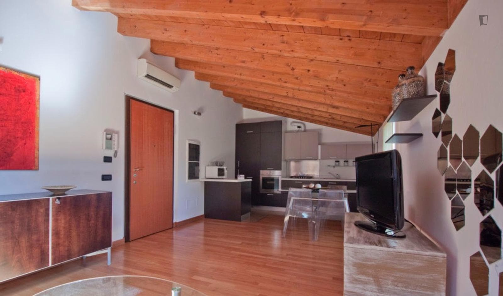 Homely 1-Bedroom apartment close to the Gambara metro station photo 1
