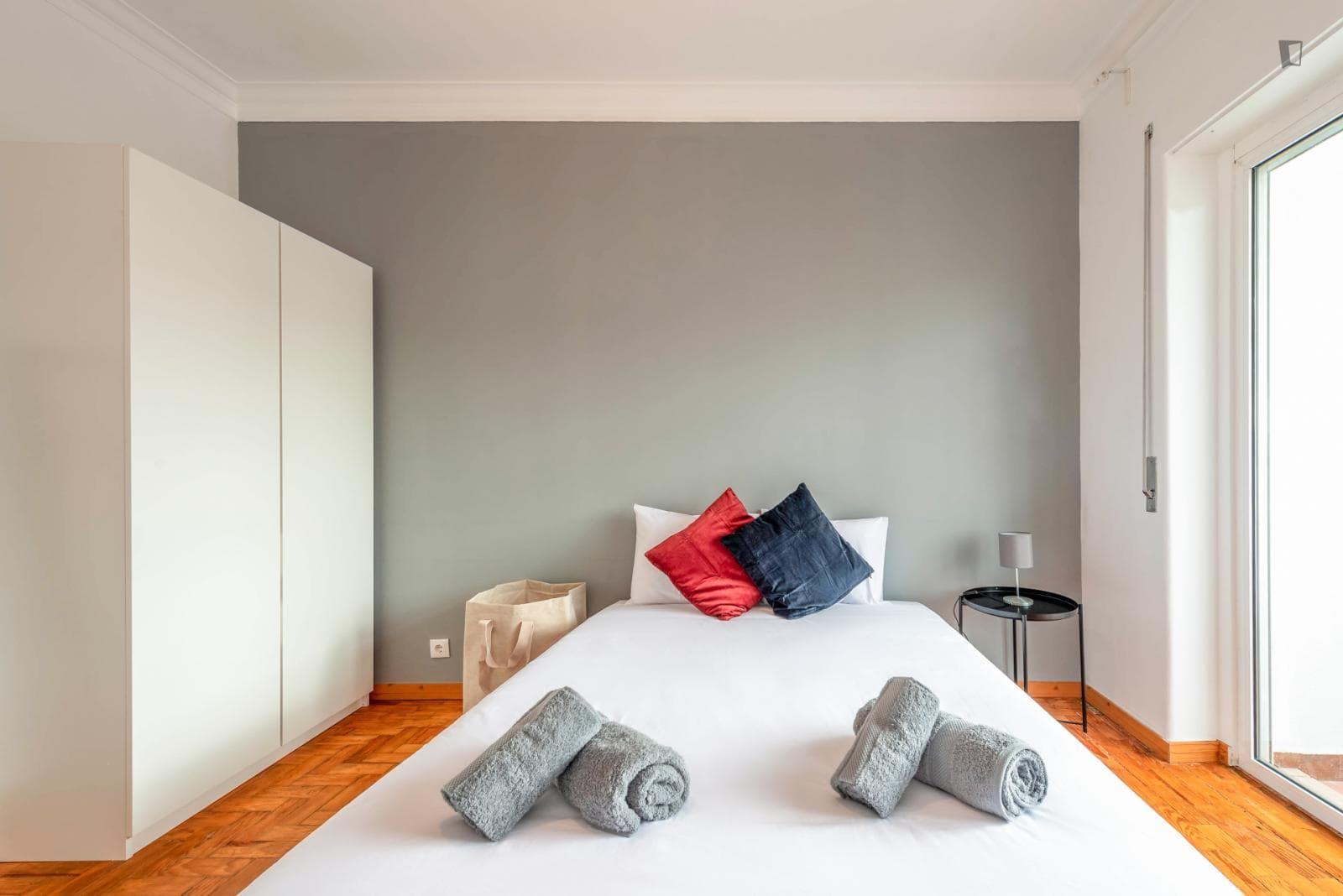 Spacious double bedroom in Telheiras photo 1