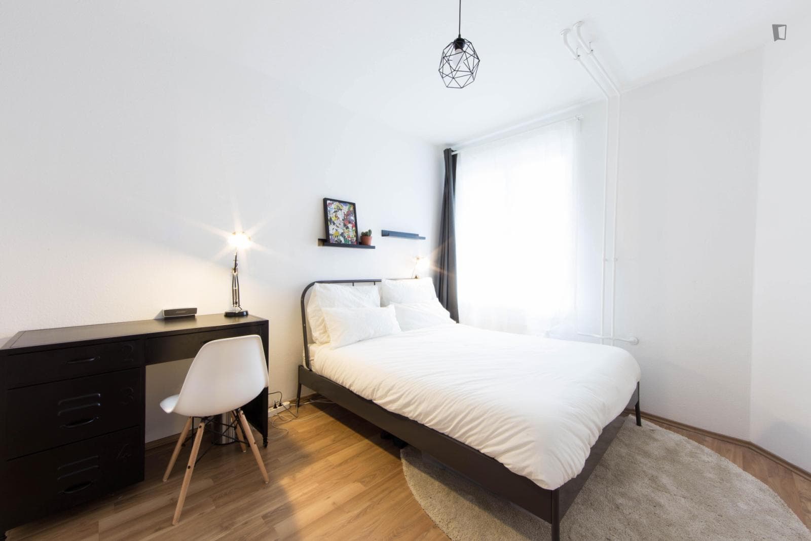 Tidy single bedroom near S-/U-Bahn station photo 1