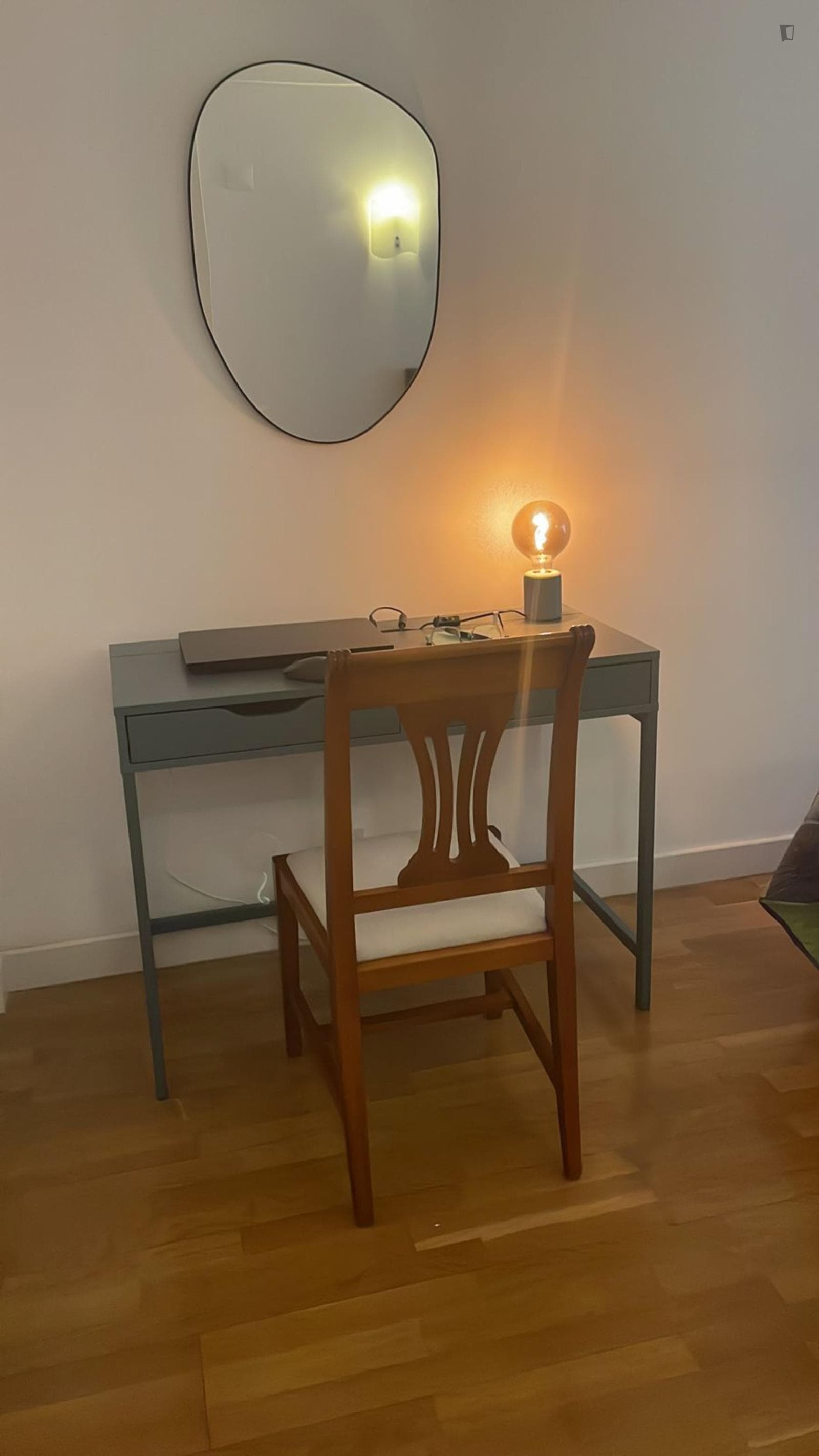 Inviting 2-bedroom apartment near airport and citycenter. photo 1