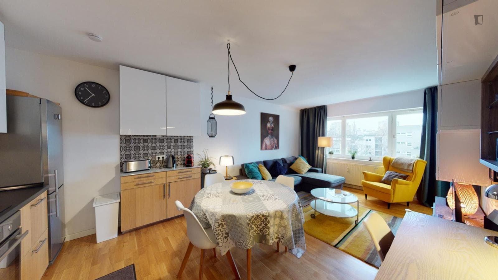 Homely 2-Bedroom apartment with balcony close to Berlin Zoo photo 1