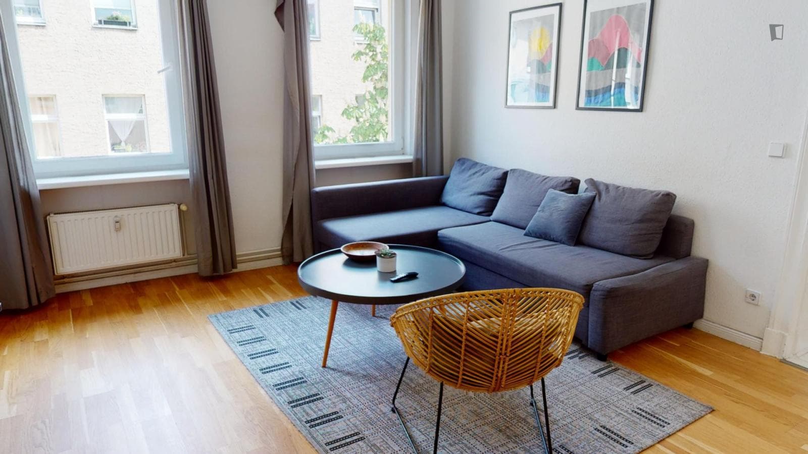 Elegant 2-Bedroom apartment close to the S+U Westhafen stations photo 1
