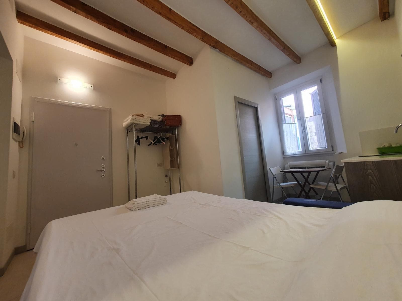 Compact studio close to Garibaldi FS metro station photo 1