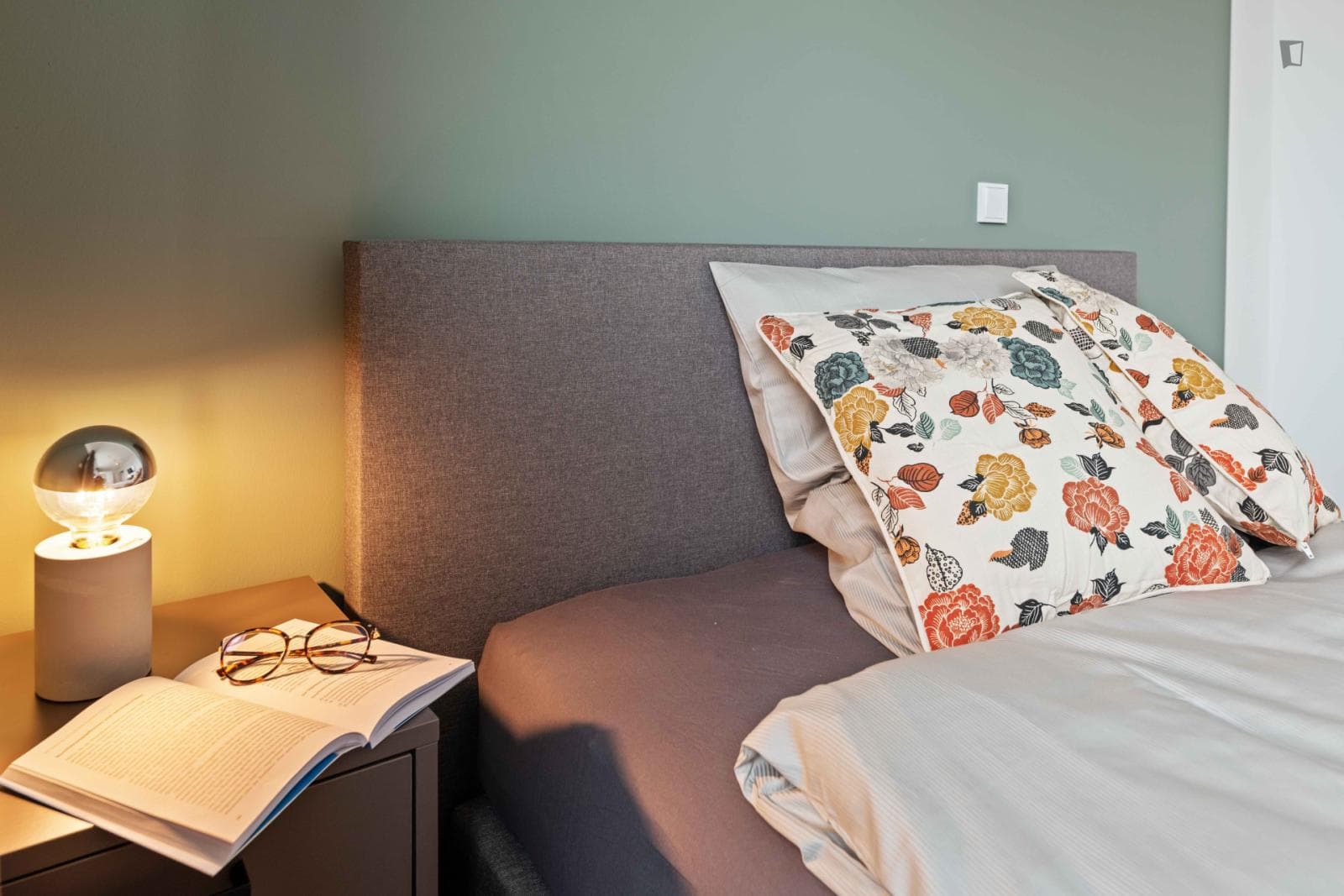 Neat single bedroom behind Munich Business School photo 1