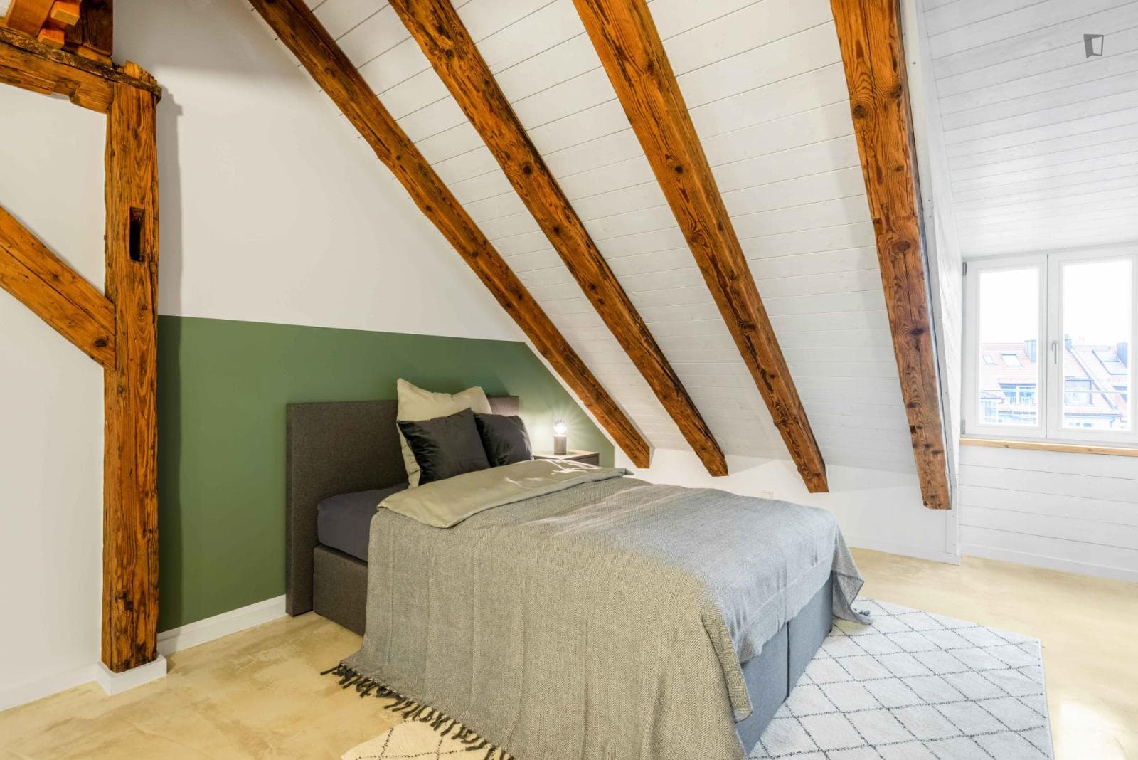 Cozy single bedroom in a 5 bedroom apartment in Altstadt-Lehel photo 1