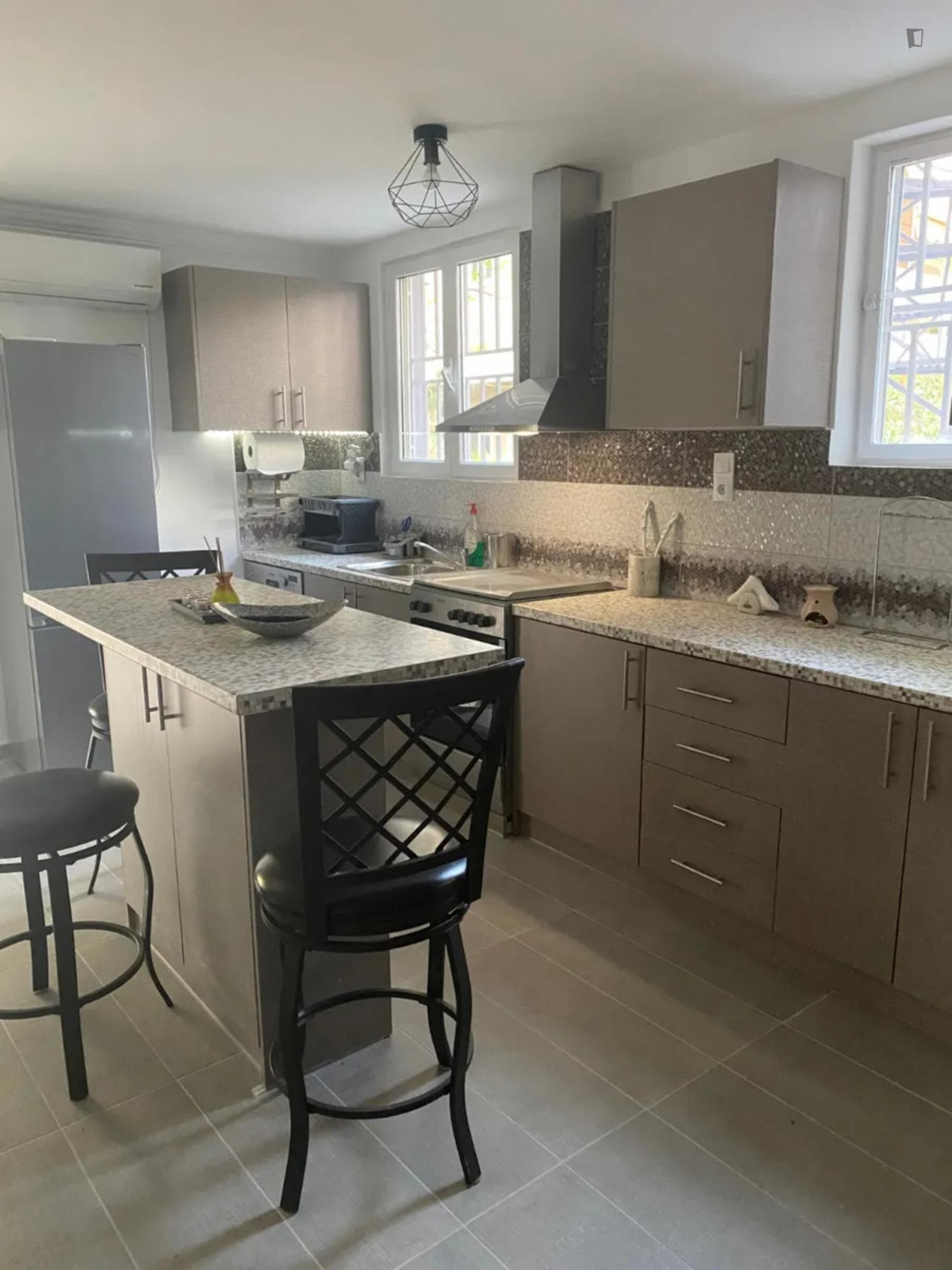 Stunning 2-bedroom near Glyfada photo 1