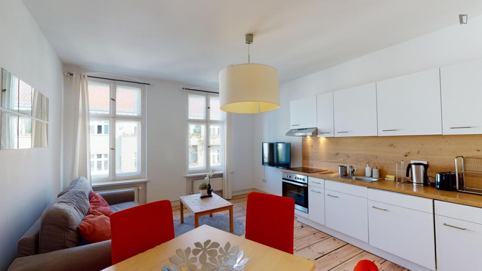 Welcoming 1-Bedroom apartment near Hasenheide Park photo 1