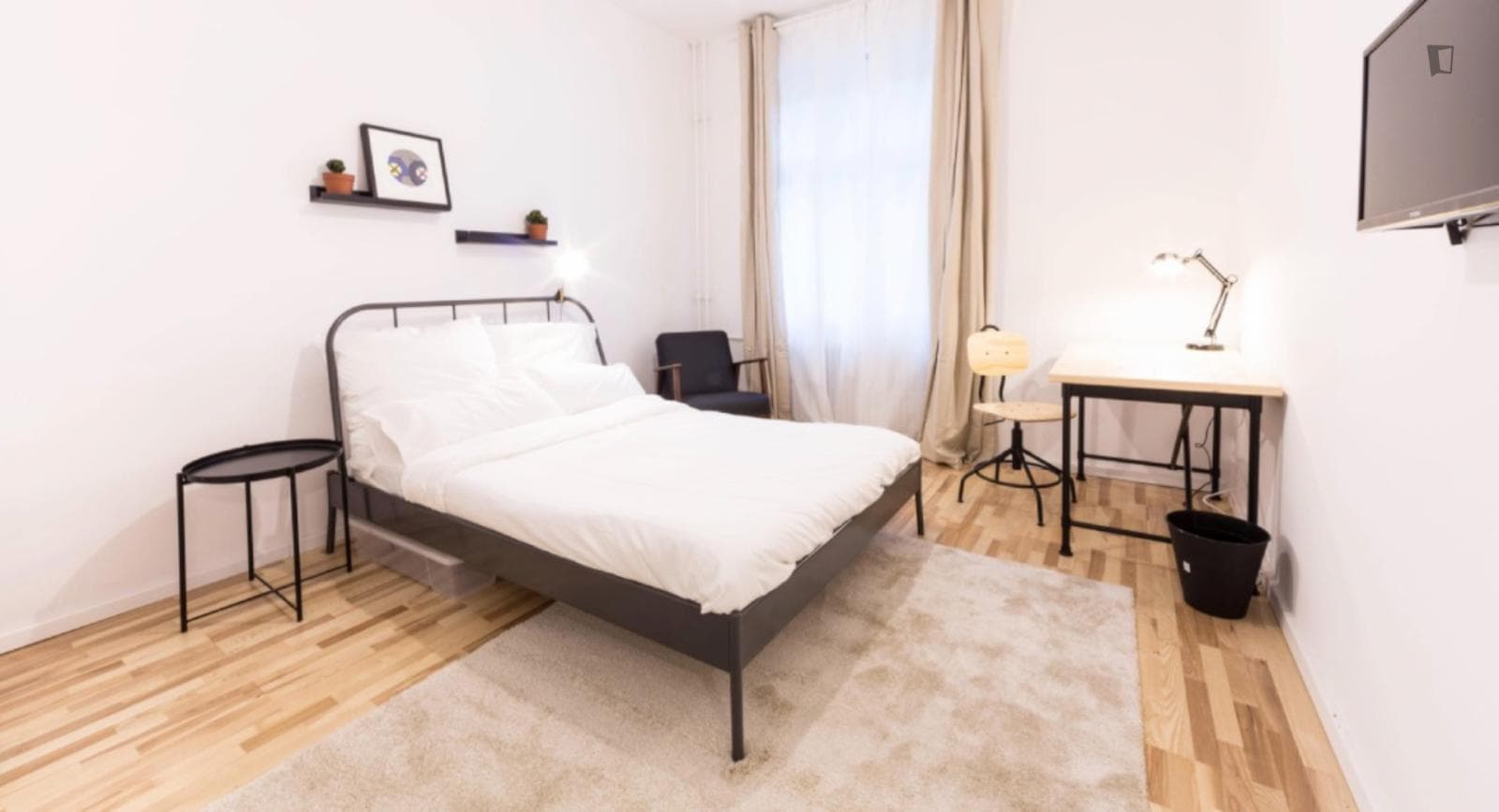 Cool bedroom in a 2-Bedroom apartment near Comeniusplatz park photo 1