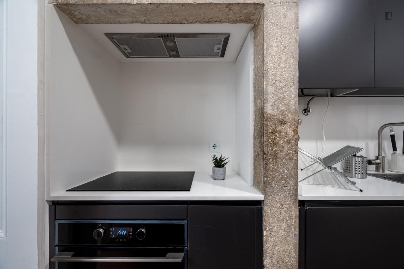 Tasteful 1-bedroom apartment in Campo de Ourique photo 1