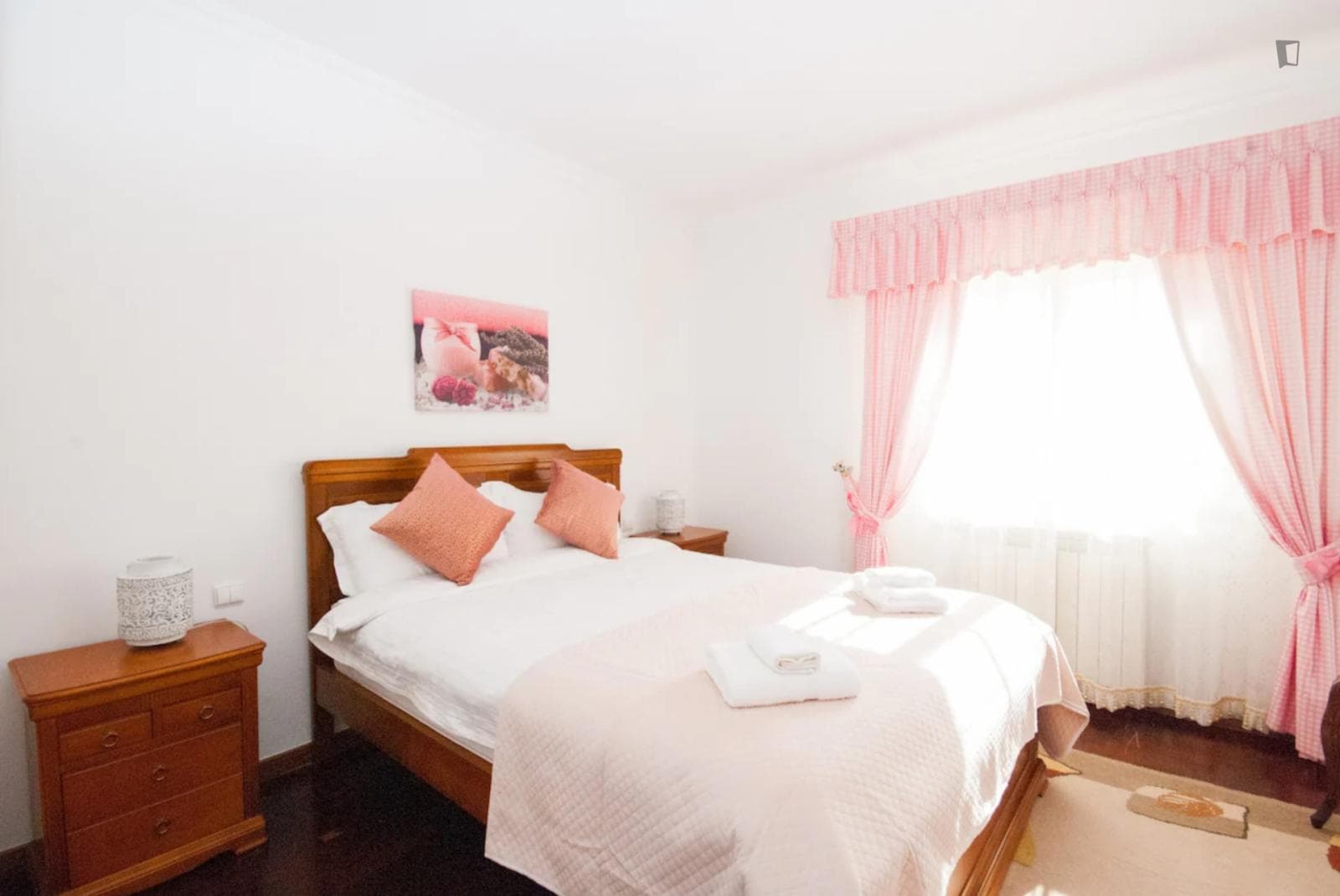 Comfortable ensuite double bedroom, with a balcony near Praia do Guincho photo 1