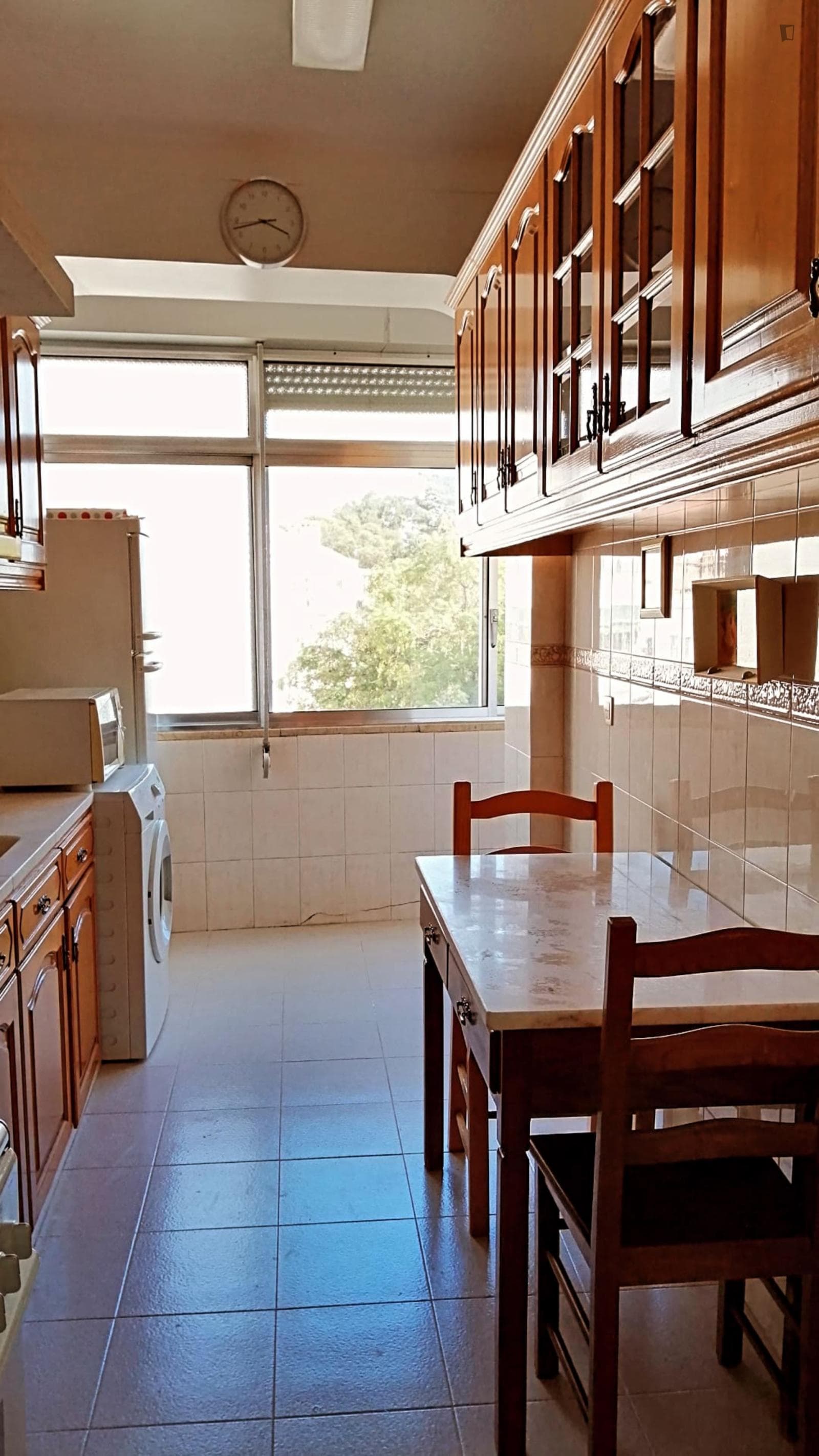 Charming flat next to Sta Cruz/Damaia train station photo 1