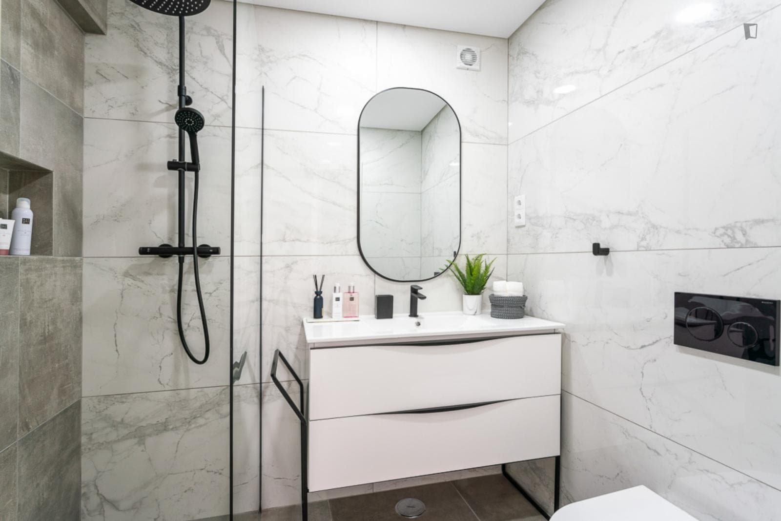Luxurious 2-Bedroom apartment in the heart of Faro photo 1
