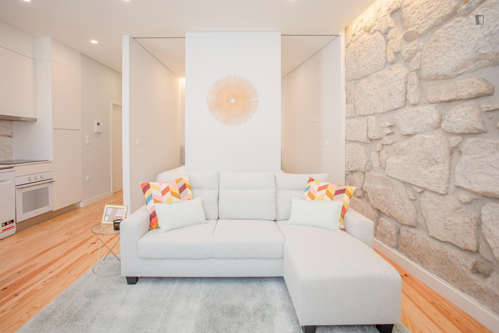 Luminous 2-Bedroom apartment near Aliados metro station photo 1