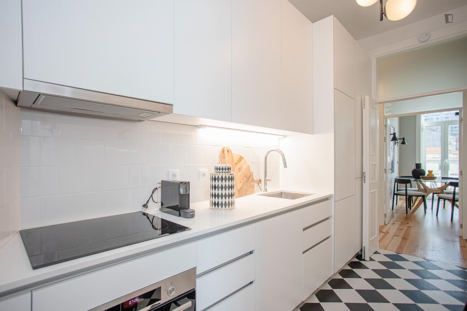 Elegant 2-Bedroom apartment with balcony near 24 de Agosto metro station photo 1