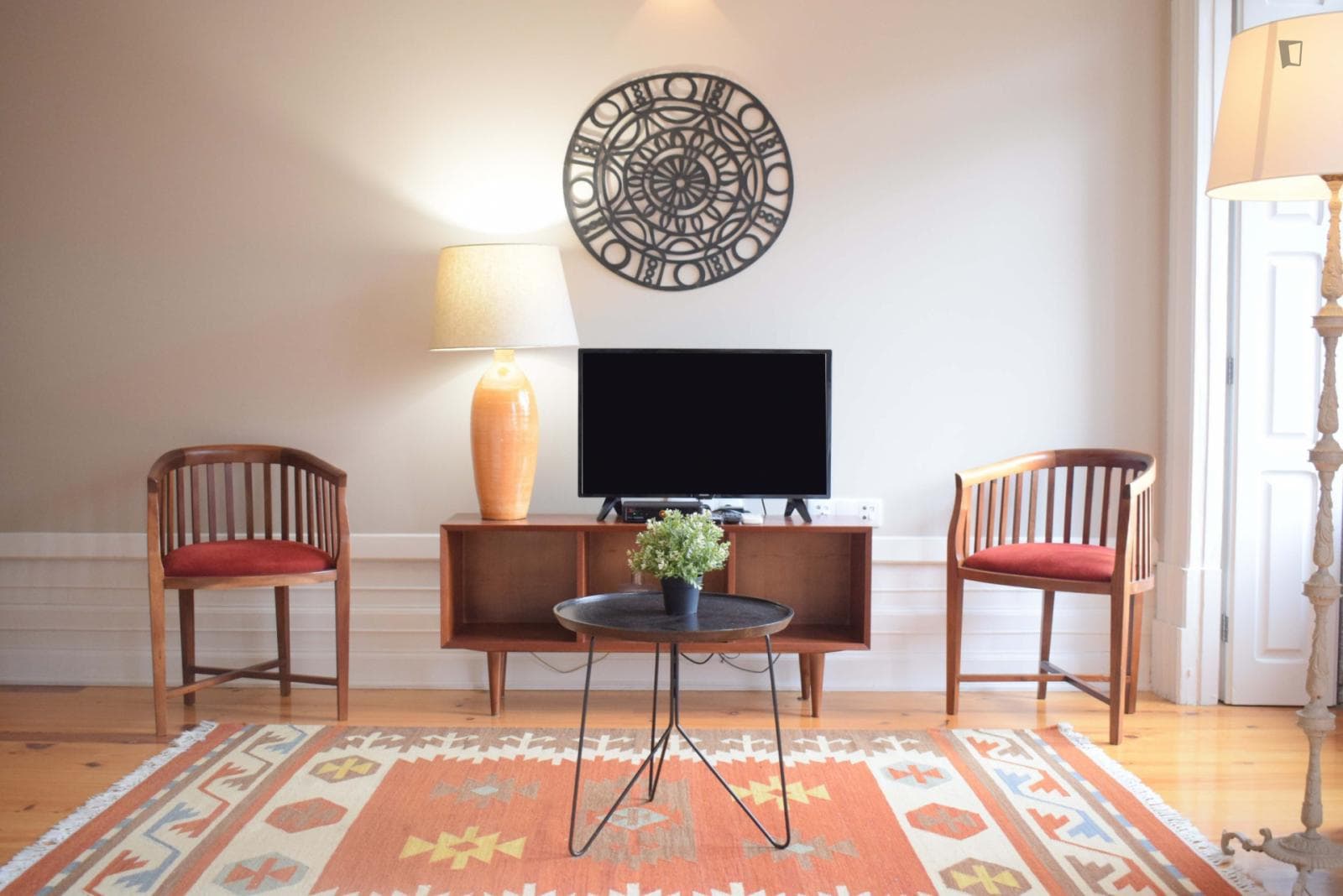 Fancy 1-bedroom apartment with a balcony, close to the Trindade metro station photo 1