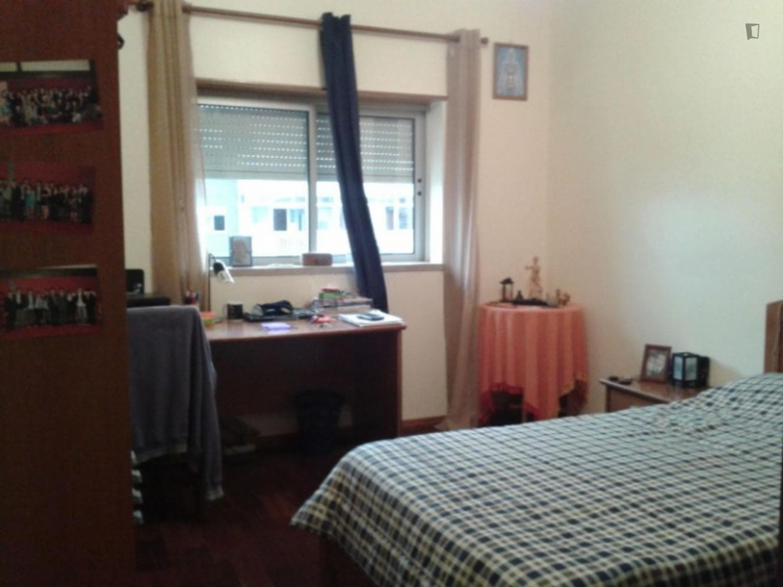 Inviting single bedroom in a 4-bedroom apartment in Coimbra photo 1