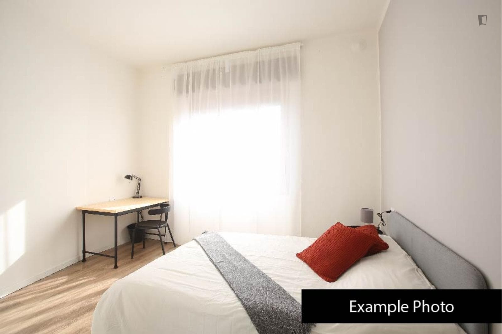 Welcoming bedroom in a 2-Bedroom apartment, close to Parco XXII Aprile photo 1