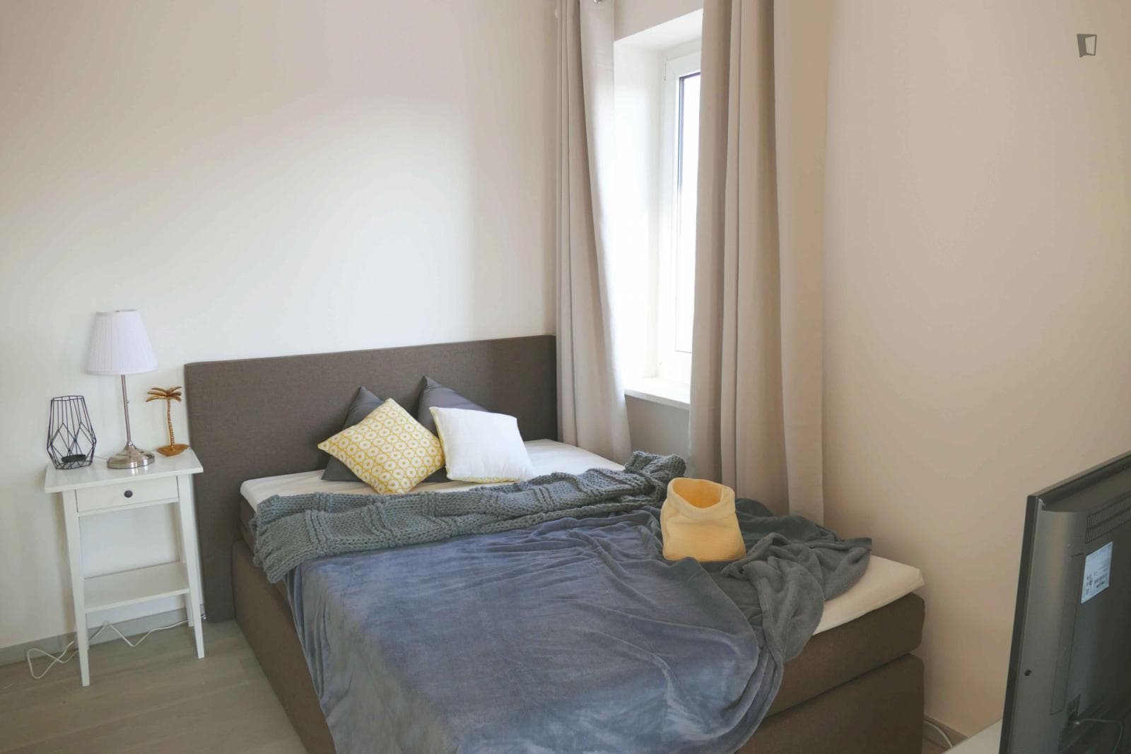 Cool double bedroom in a 5-bedroom apartment in Untergiesing-Harlaching photo 1