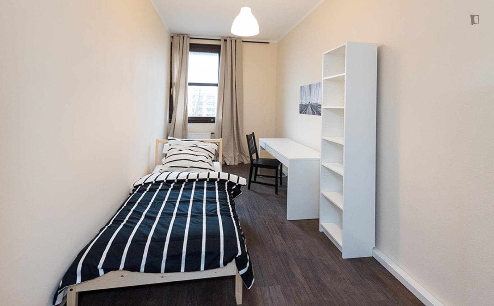 Snug single bedroom in Pasing photo 1