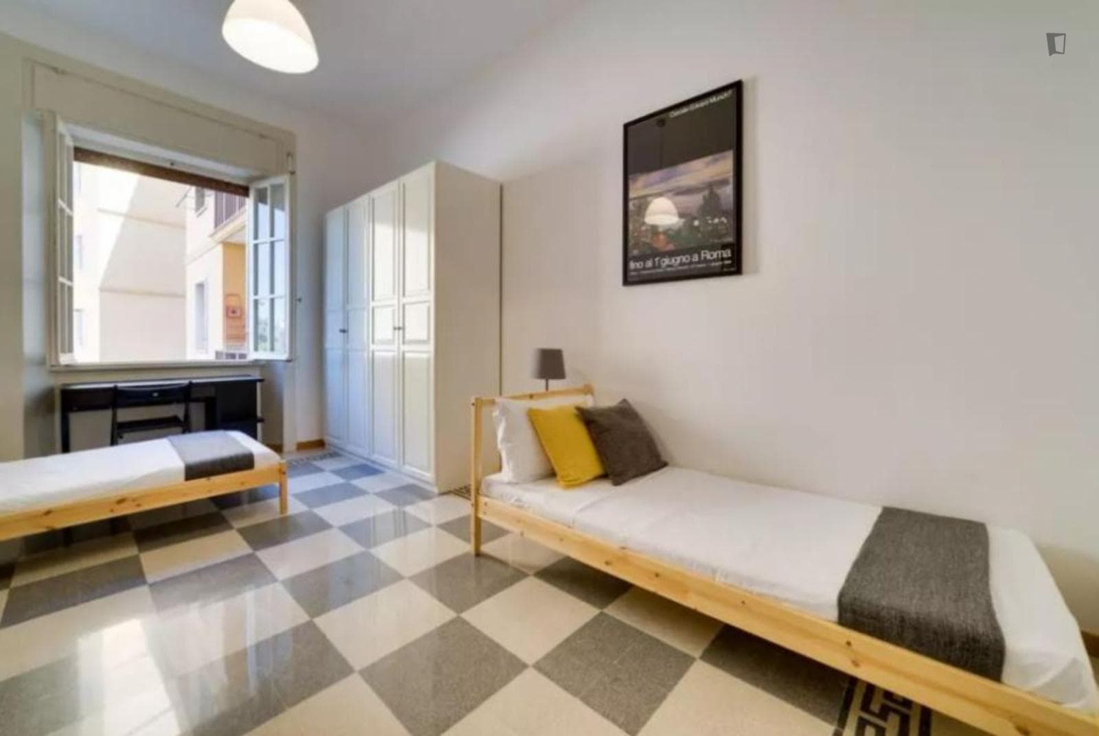 Bright 2-bedroom flat near the Bologna metro photo 1