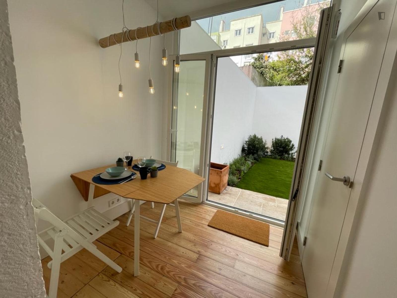 Charming 1-bedroom apartment with outdoor area in Ajuda photo 1