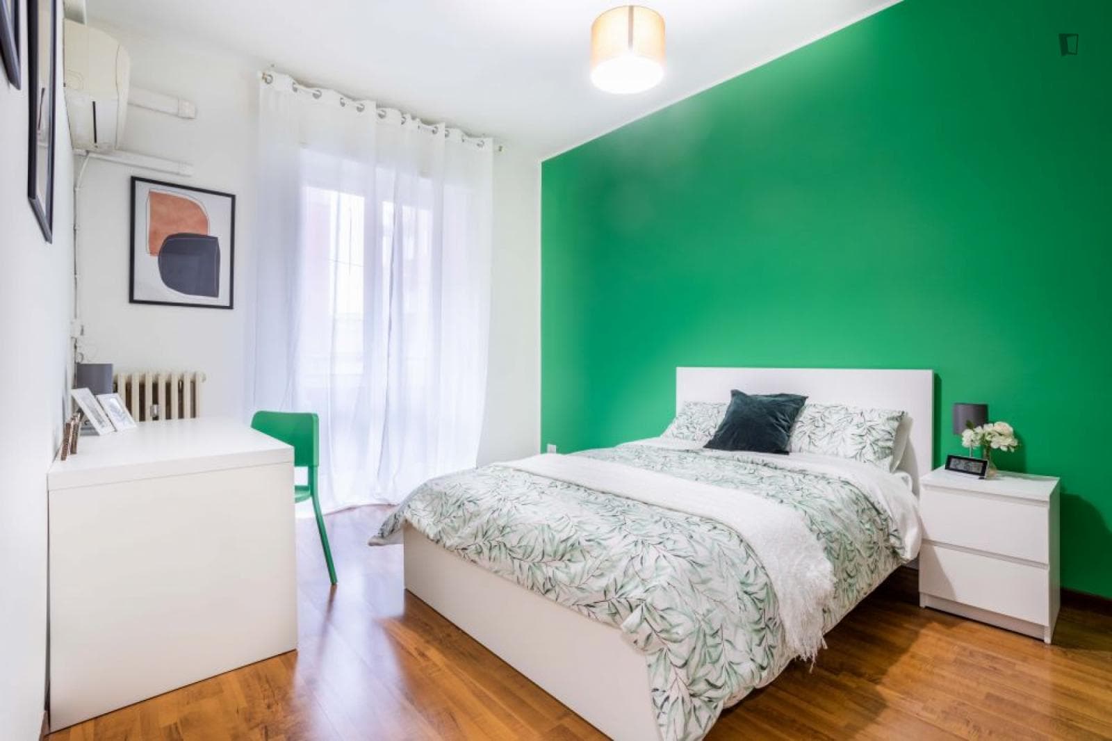 Comfy double bedroom in a 3-Bedroom apartment, not far from Polytechnic University of Milan photo 1