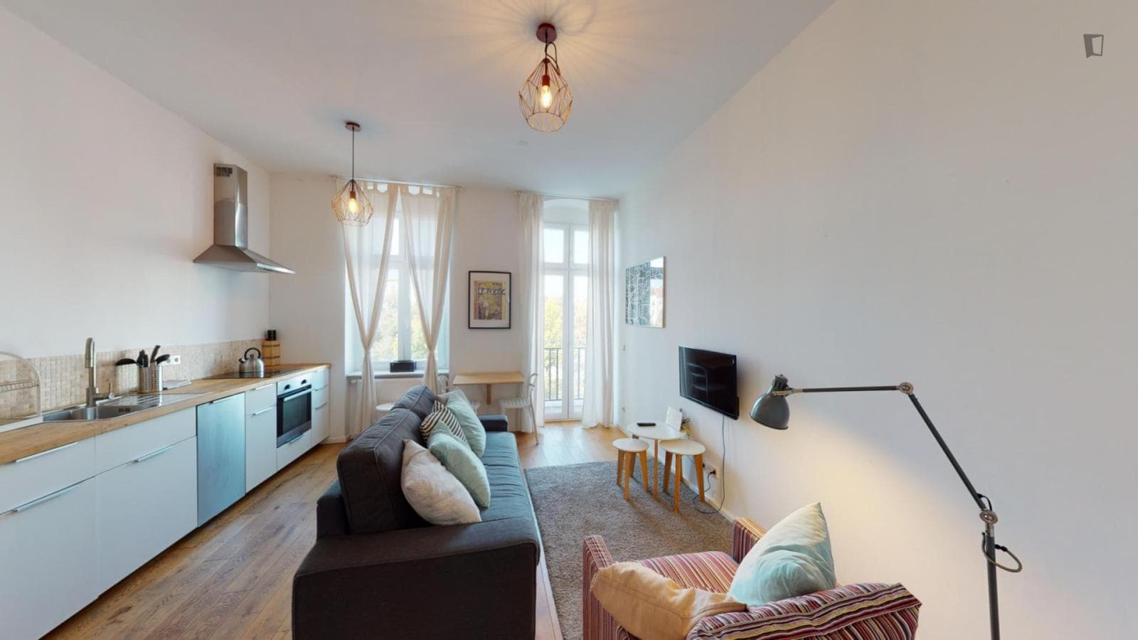 Lovely 1-Bedroom apartment with balcony close to Landsberger Allee train station photo 1