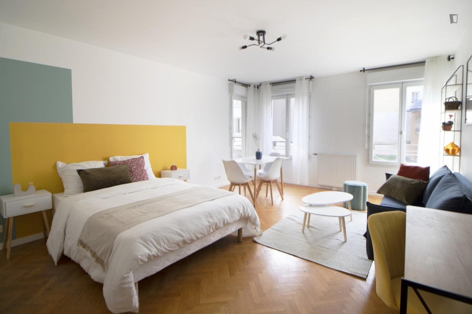 Spacious 23 m² master bedroom - SDN01 photo 1