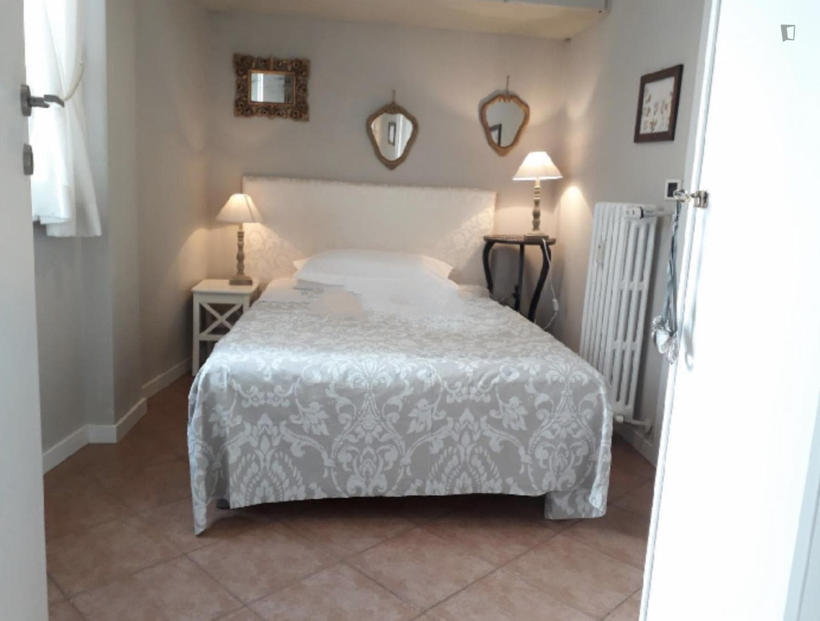 Beautiful Entire Apartment with 1 Double Bedroom In Milan Centre photo 1