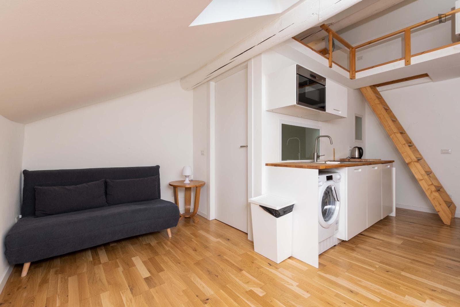 Comfortable studio close to Bocconi University photo 1