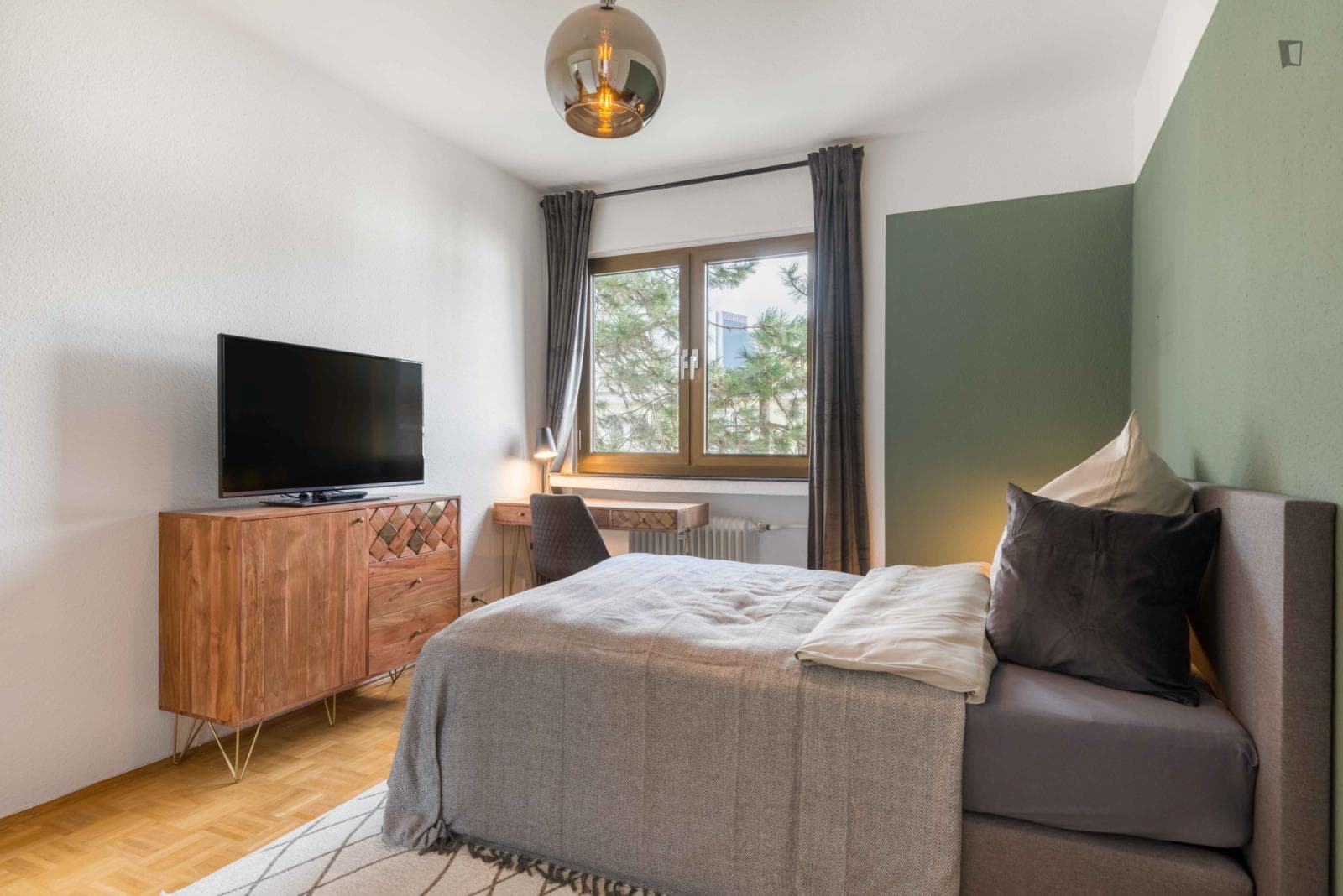 Attractive double bedroom in Westend photo 1