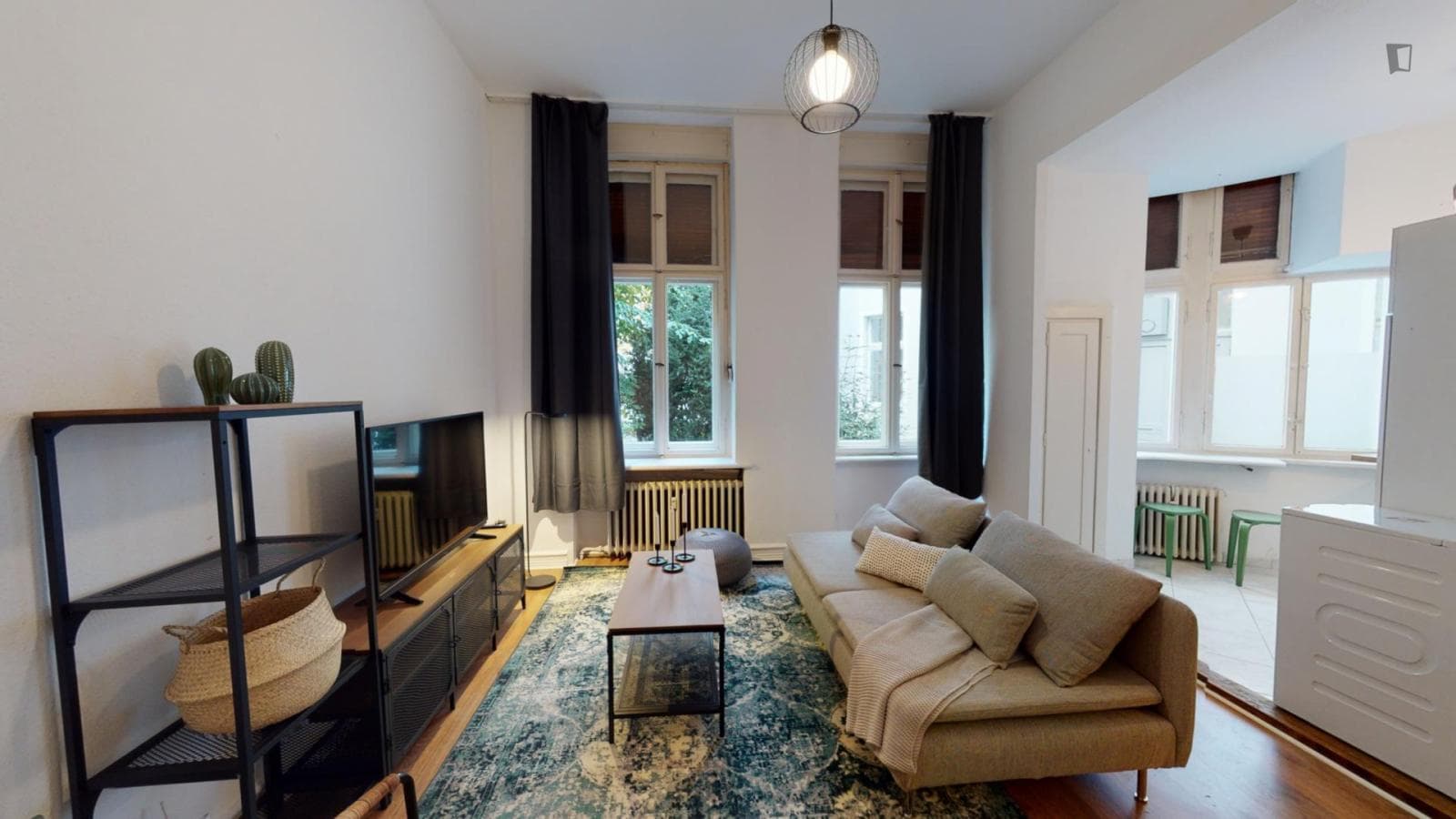 Stylish 1-Bedroom apartment very close to the Adenauerplatz metro station photo 1