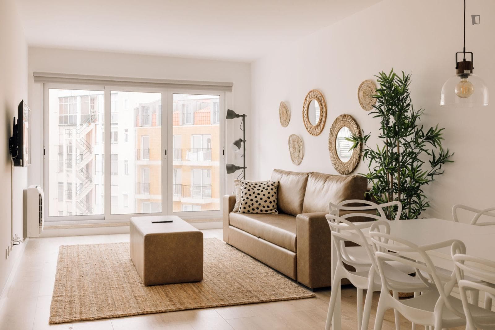 Spacious 3-bedroom apartment in Martim Moniz photo 1
