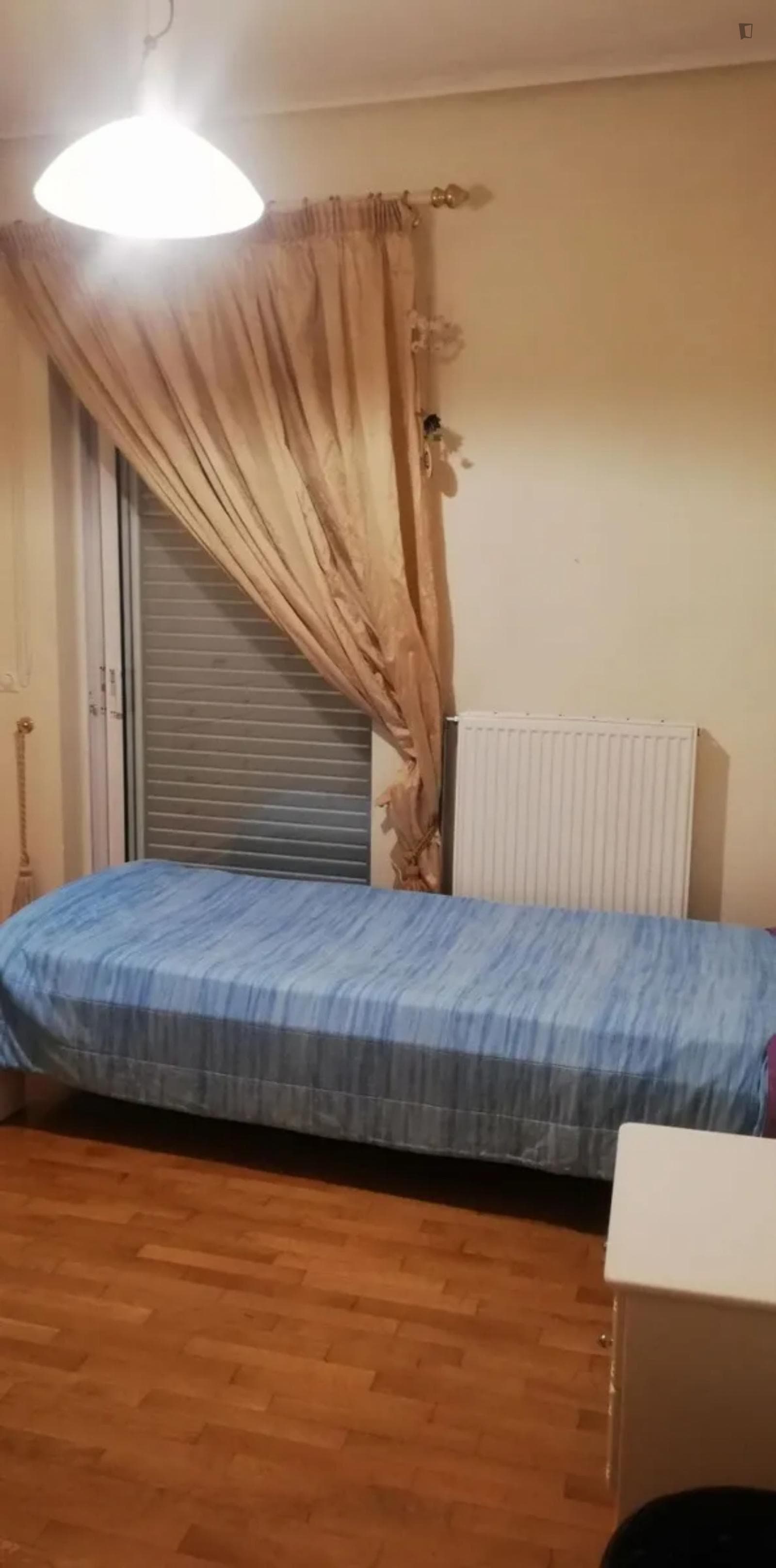 Cozy bedroom near Vari photo 1