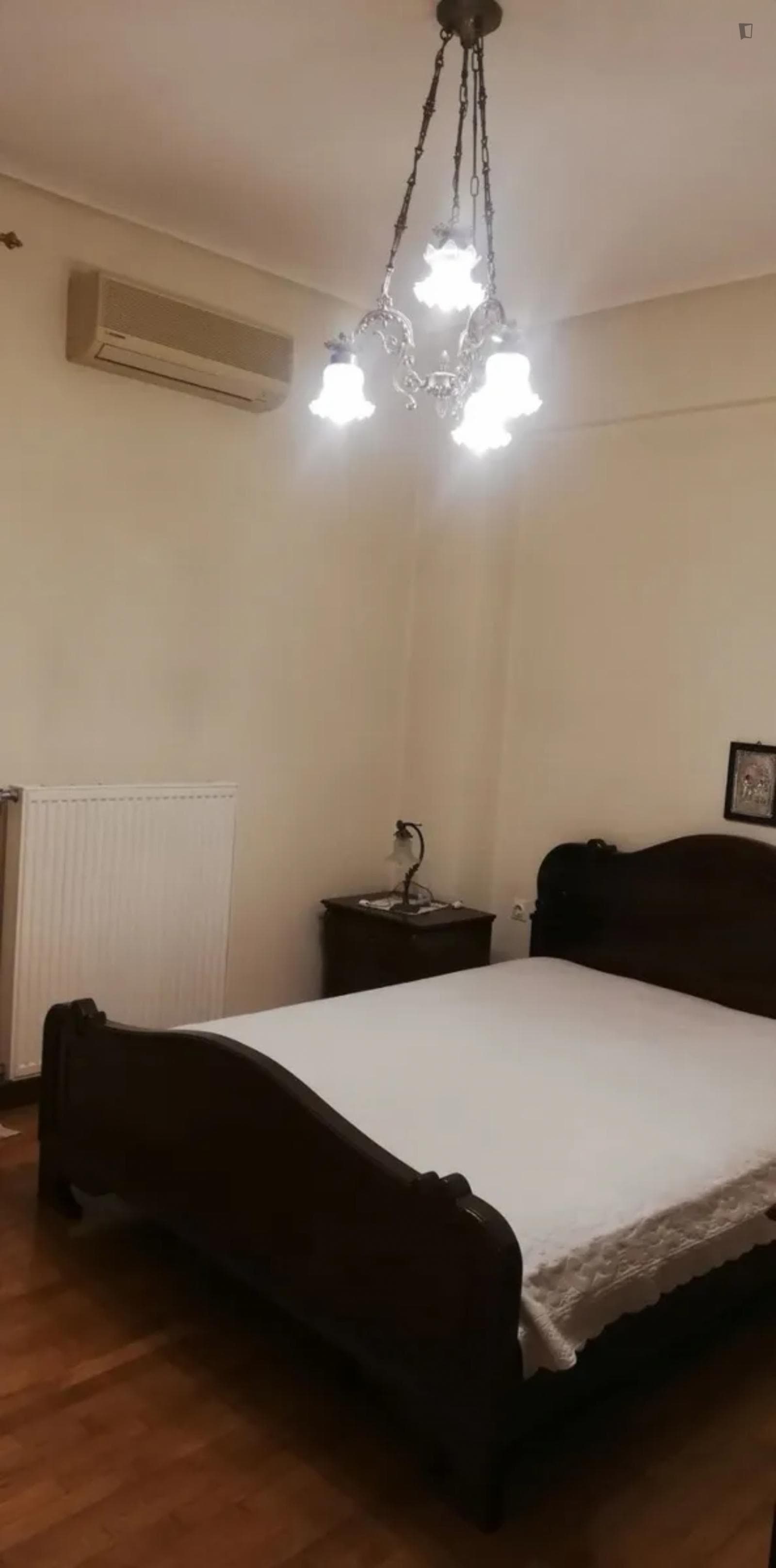 Nice bedroom near Vari photo 1