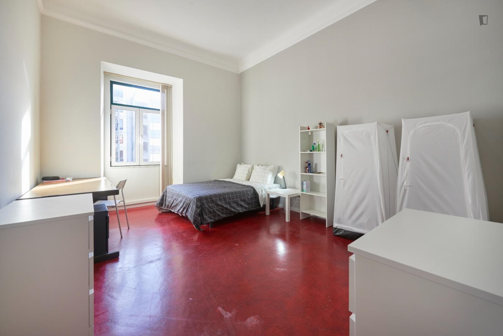 Spacious double bedroom in Campo Pequeno area photo 1