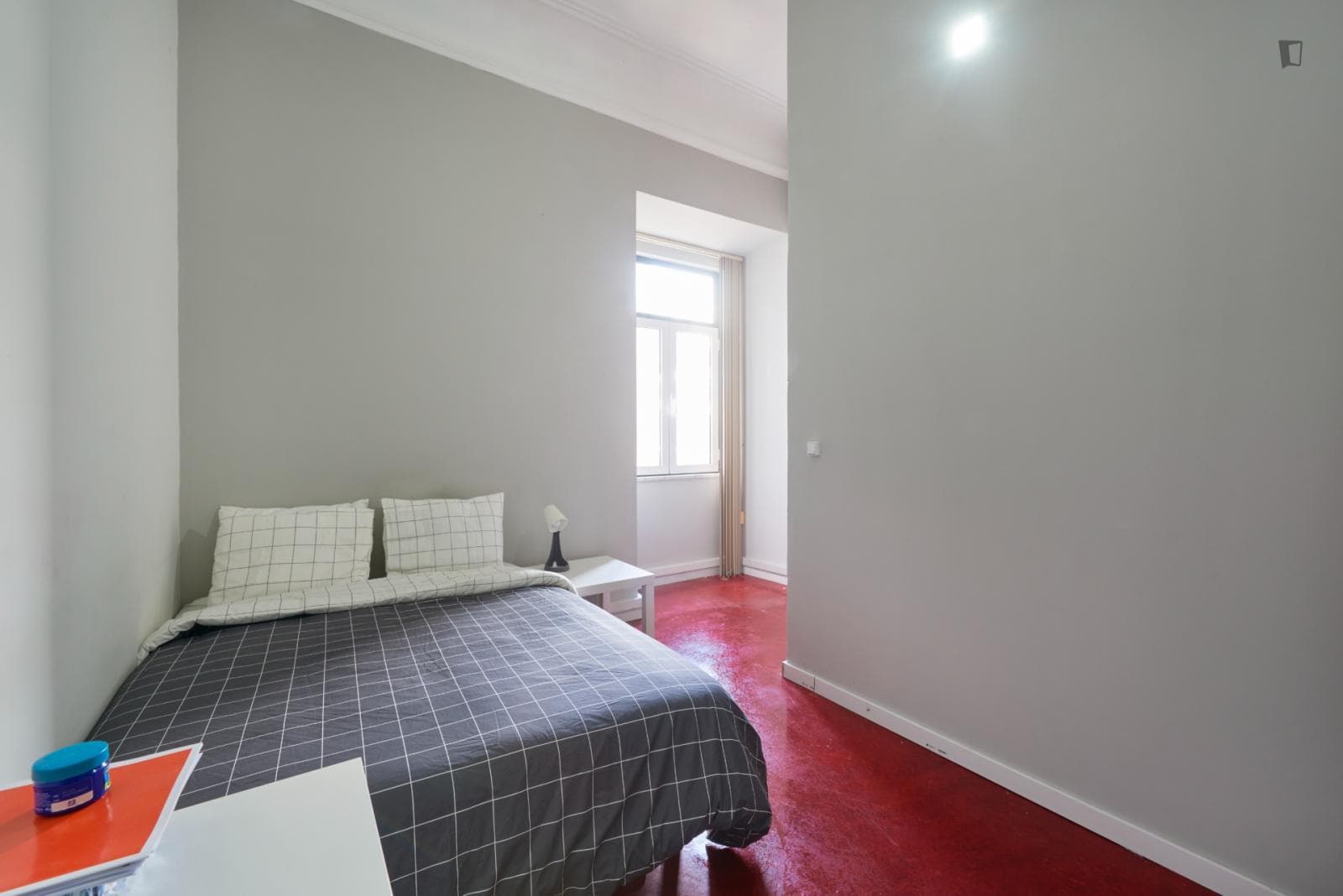 Cosy double bedroom in Campo Pequeno photo 1