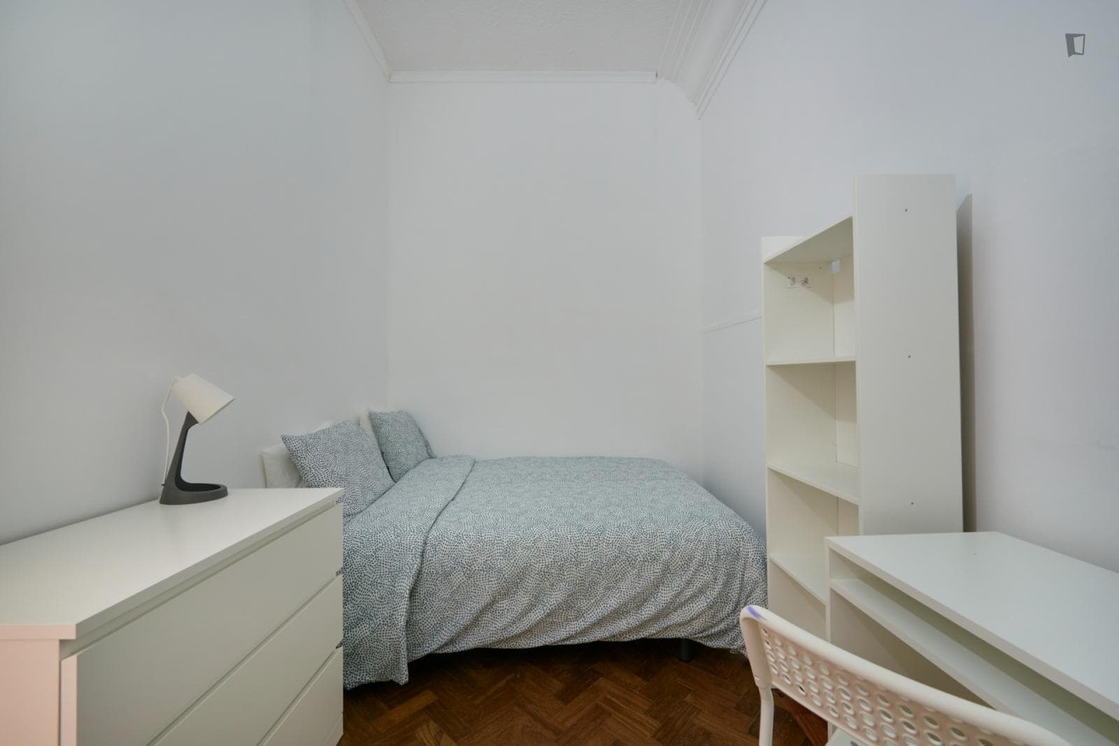 Neat double bedroom without window close to Eduardo VII Park photo 1
