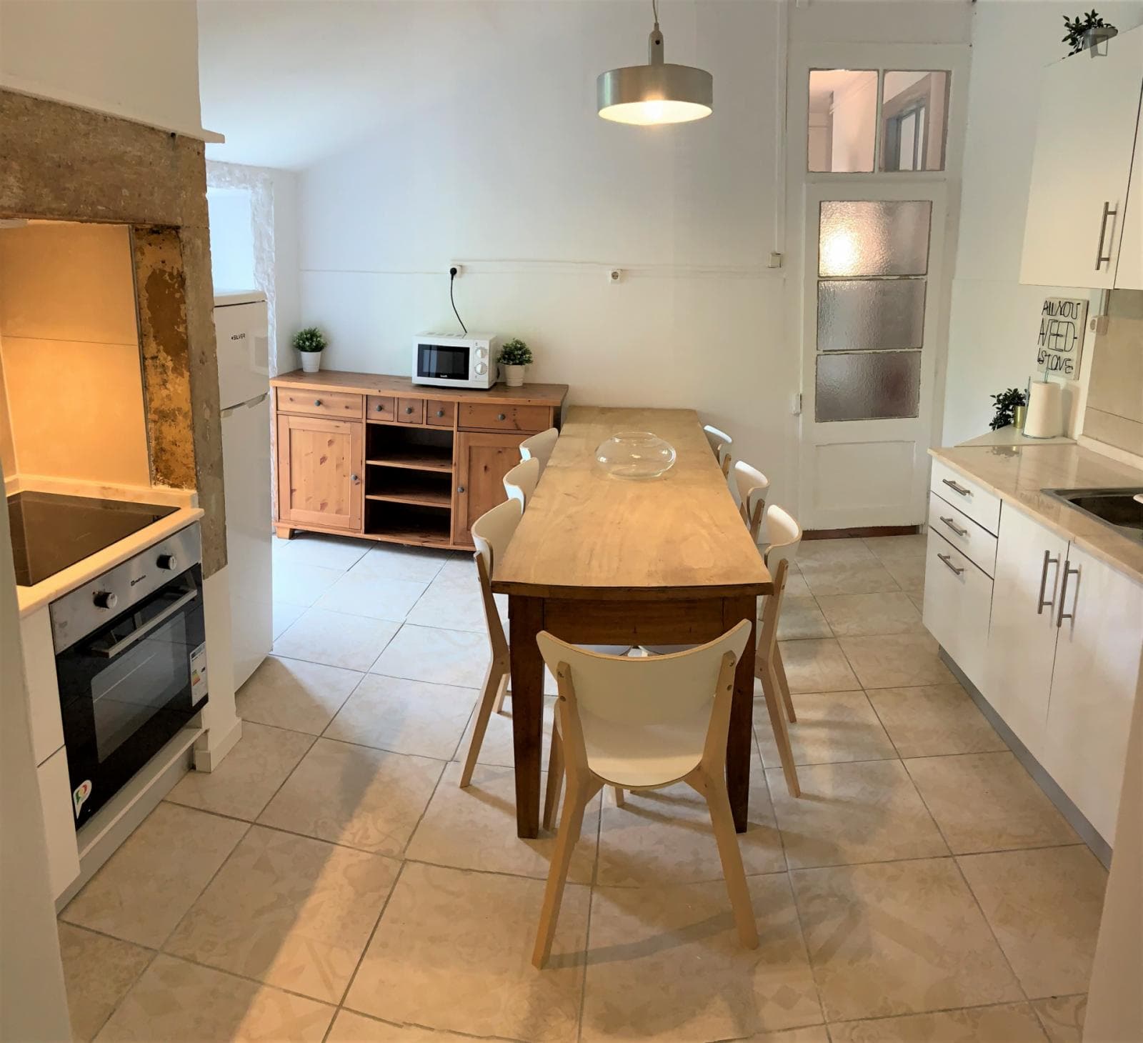 Cosy double bedroom in a 6-Bedroom apartment, close to Santos train station photo 1