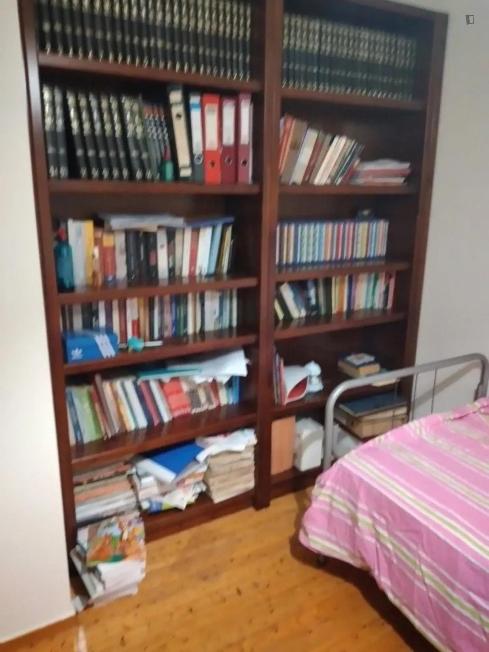 Nice bedroom near Aigaleo photo 1