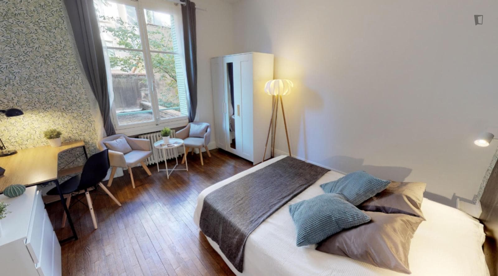 Alluring double bedroom in Molière Vauban photo 1