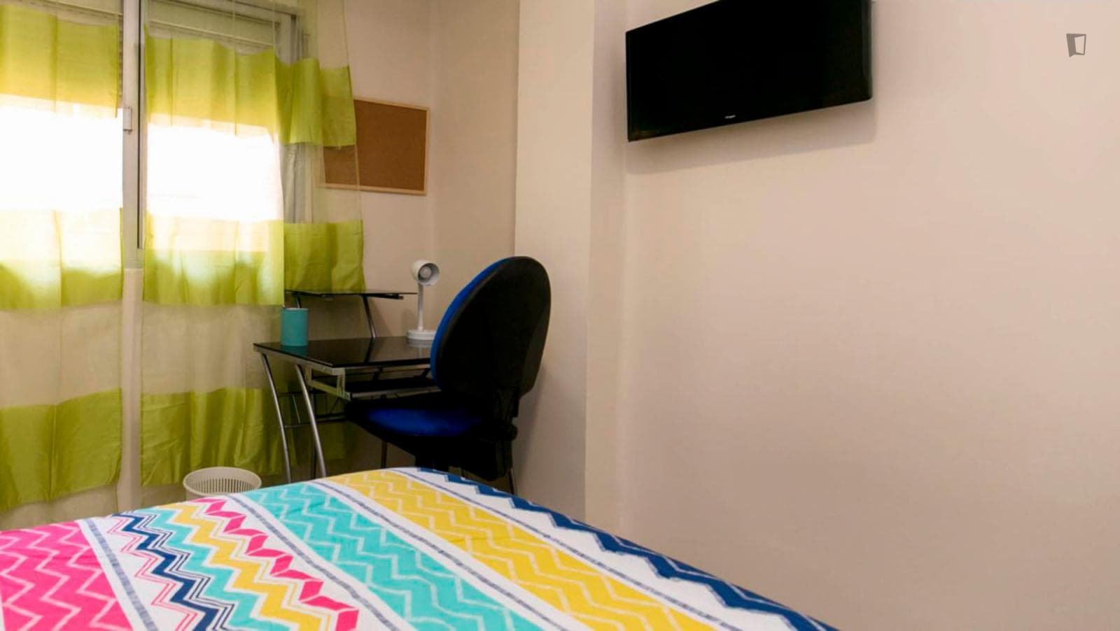 Double Bedroom in shared flat. All Included photo 1