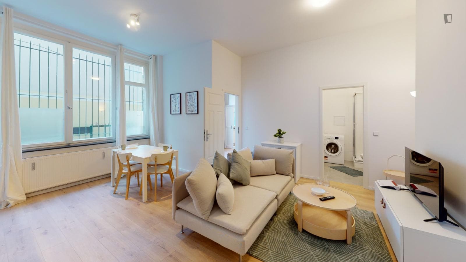 Welcoming 1-Bedroom apartment near Innsbrucker Platz metro station photo 1