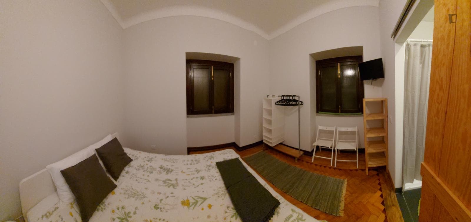 Neat ensuite double-bedroom in a 7-bedroom house near Peniche photo 1